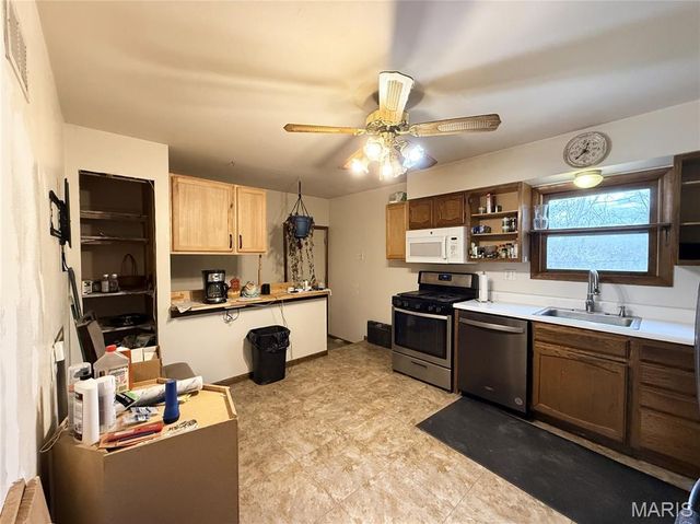 4118 E Donaldson Drive, St Louis, MO 63129