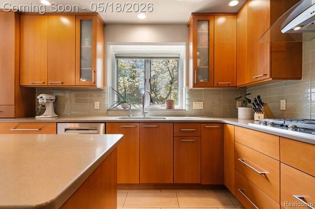 3920 Wynnstone Drive, Ann Arbor, MI 48105
