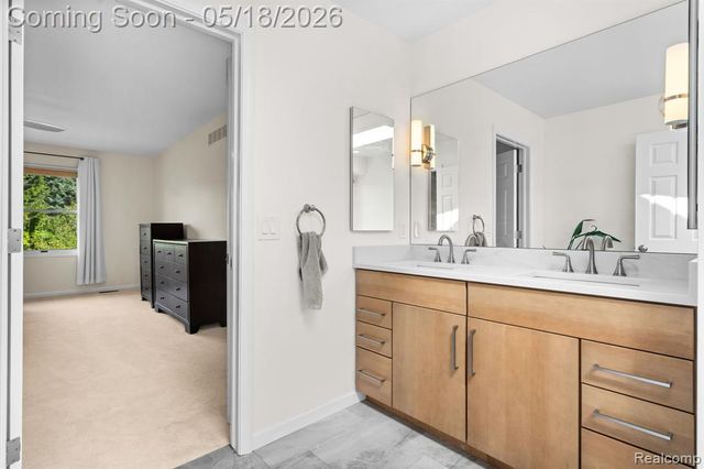 3920 Wynnstone Drive, Ann Arbor, MI 48105