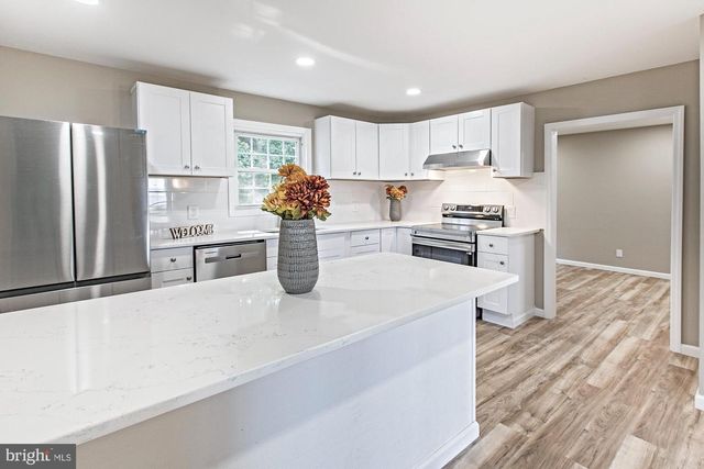 96 RIVIERA DR, Pennsville, NJ 08070