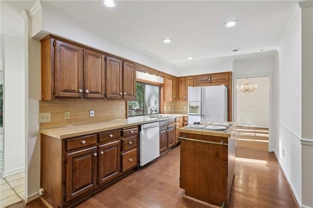 6757 Riverside Drive, Atlanta, GA 30328