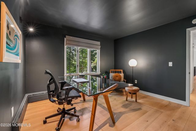 5 Coventry Square, Holmdel, NJ 07733