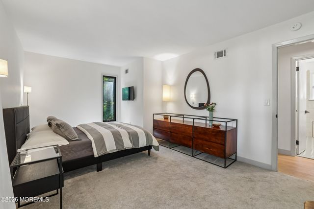 5 Coventry Square, Holmdel, NJ 07733