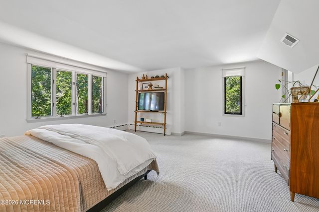 5 Coventry Square, Holmdel, NJ 07733