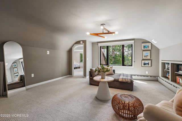 5 Coventry Square, Holmdel, NJ 07733