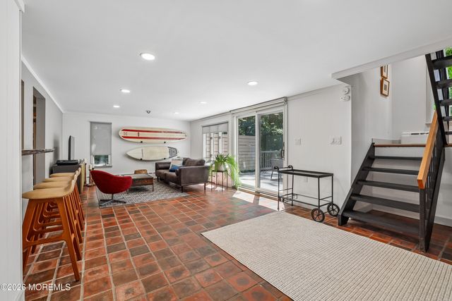 5 Coventry Square, Holmdel, NJ 07733