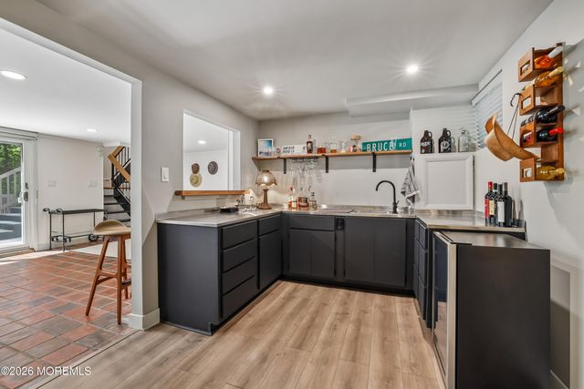 5 Coventry Square, Holmdel, NJ 07733