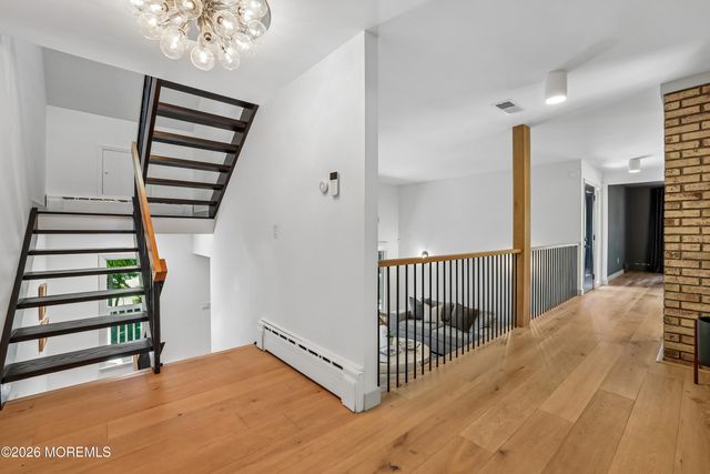 5 Coventry Square, Holmdel, NJ 07733