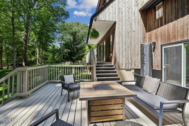 5 Coventry Square, Holmdel, NJ 07733