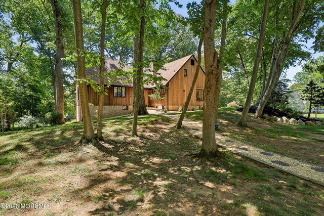 5 Coventry Square, Holmdel, NJ 07733