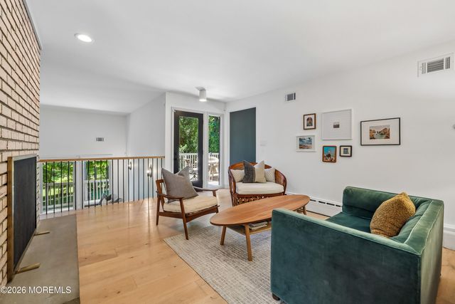 5 Coventry Square, Holmdel, NJ 07733