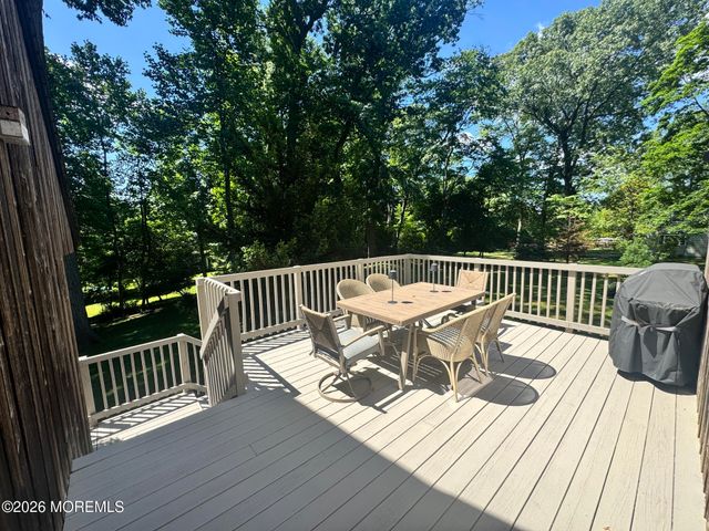5 Coventry Square, Holmdel, NJ 07733
