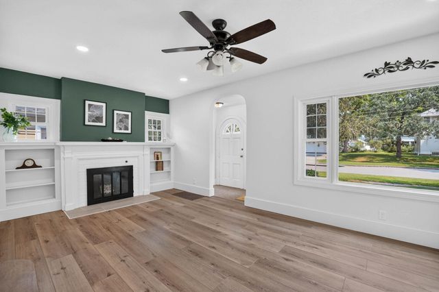 1015 Steely Street, Waterloo, IA 50703