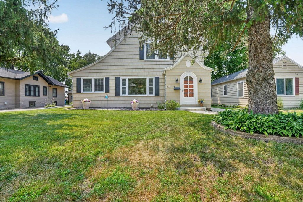 1015 Steely Street, Waterloo, IA 50703