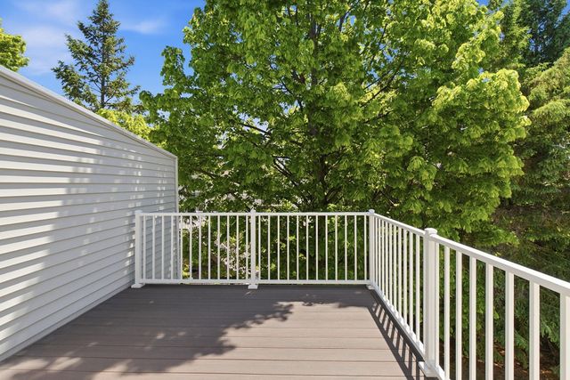375 Wagon Wheel Lane, Chaska, MN 55318