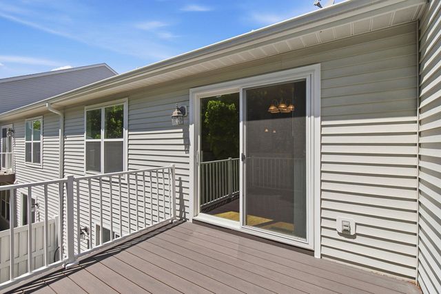 375 Wagon Wheel Lane, Chaska, MN 55318