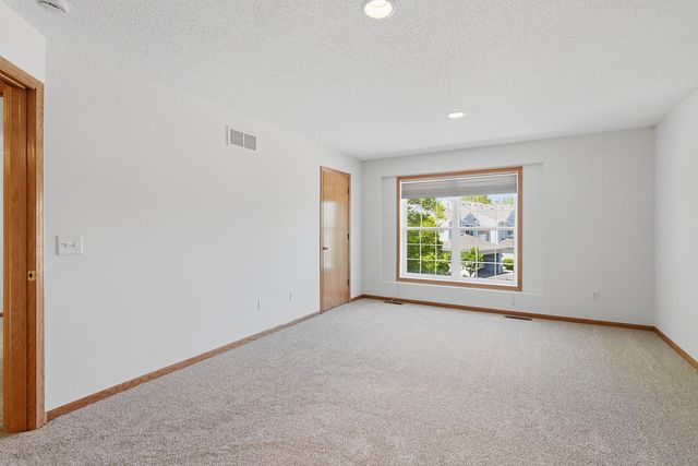 375 Wagon Wheel Lane, Chaska, MN 55318
