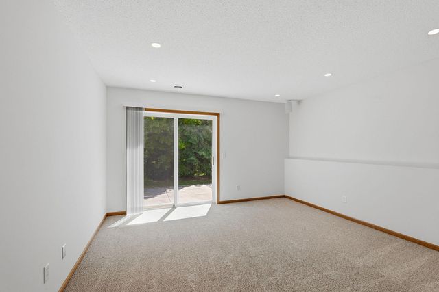 375 Wagon Wheel Lane, Chaska, MN 55318