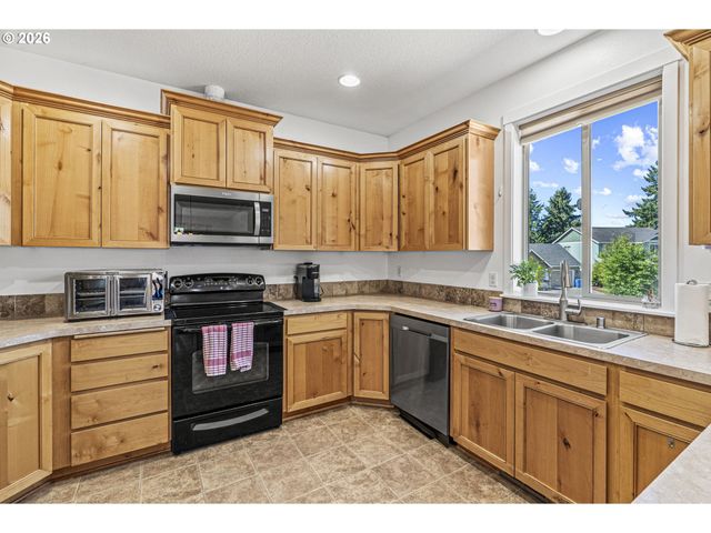202 ROCKY MEADOW Dr, Kalama, WA 98625