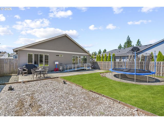 202 ROCKY MEADOW Dr, Kalama, WA 98625