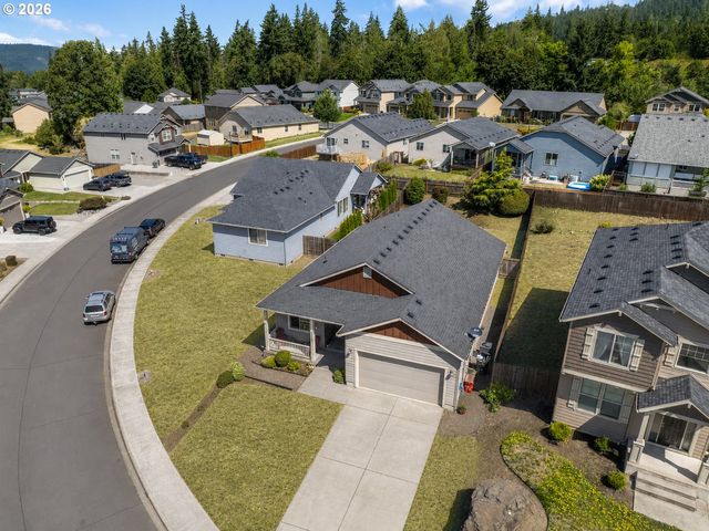 202 ROCKY MEADOW Dr, Kalama, WA 98625