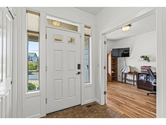 202 ROCKY MEADOW Dr, Kalama, WA 98625