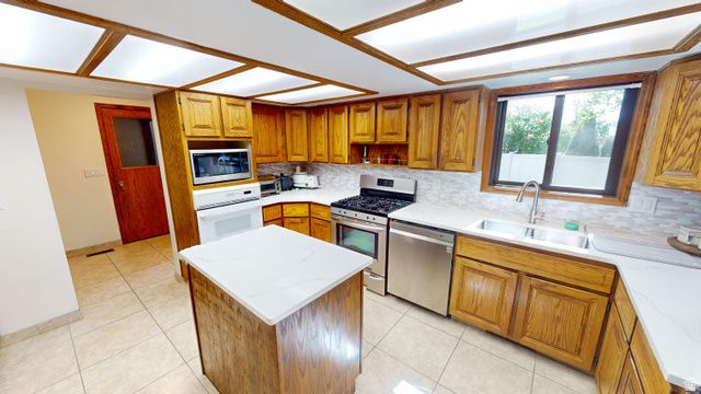 1766 W 4575 S, Roy, UT 84067