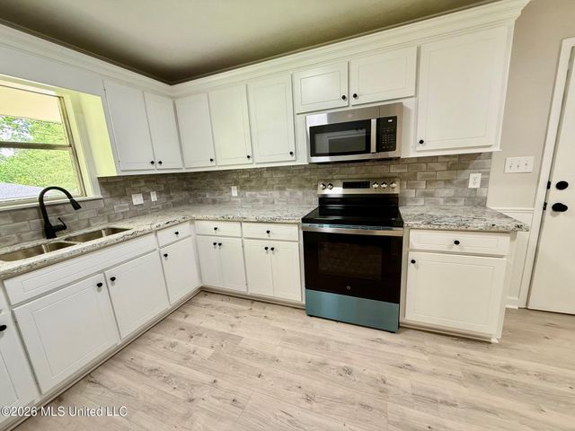 207 Richland Street, Richland, MS 39218