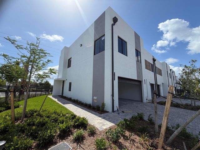 120 NW 15th Place 1548, Pompano Beach, FL 33060