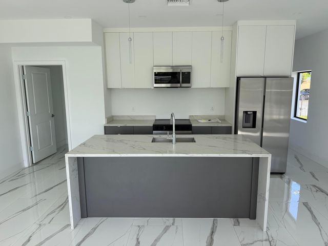 120 NW 15th Place 1548, Pompano Beach, FL 33060