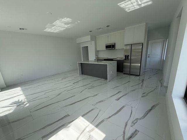 120 NW 15th Place 1548, Pompano Beach, FL 33060