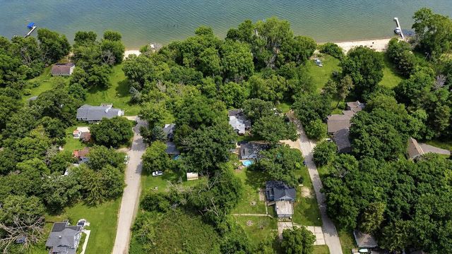 114 Seminole Drive, Edgerton, WI 53534