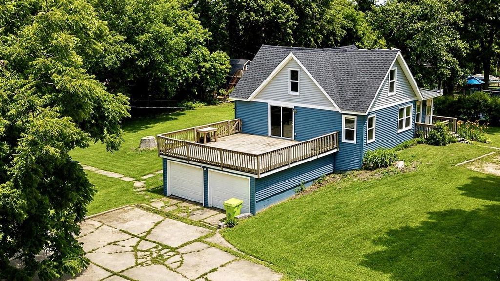 114 Seminole Drive, Edgerton, WI 53534