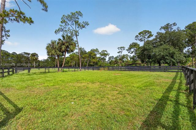 12725 Mallard Creek Drive, Palm Beach Gardens, FL 33418