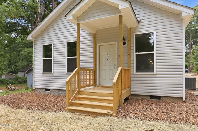 1304 Goldsboro Avenue, Sanford, NC 27330