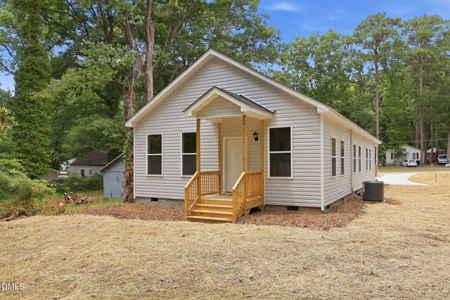 1304 Goldsboro Avenue, Sanford, NC 27330