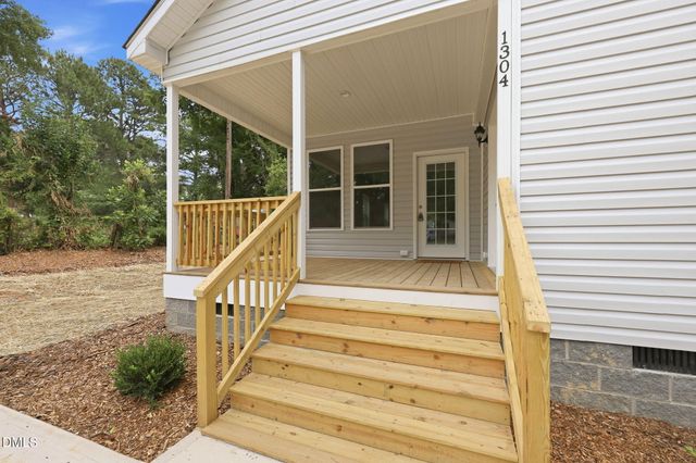 1304 Goldsboro Avenue, Sanford, NC 27330