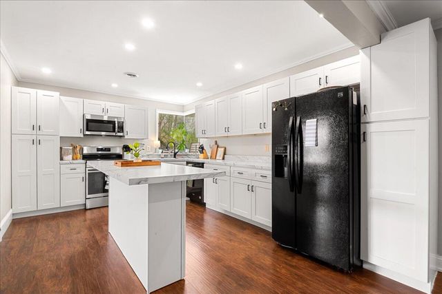 618 S 2nd Street, Williamsburg, KY 40769