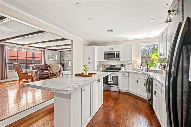 618 S 2nd Street, Williamsburg, KY 40769