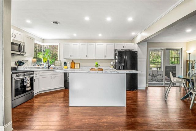 618 S 2nd Street, Williamsburg, KY 40769