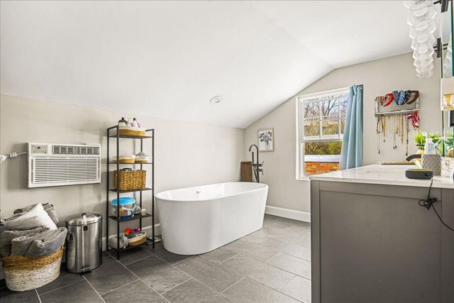 618 S 2nd Street, Williamsburg, KY 40769