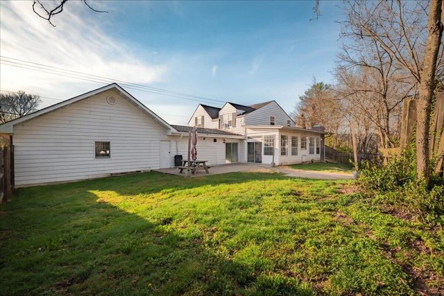 618 S 2nd Street, Williamsburg, KY 40769