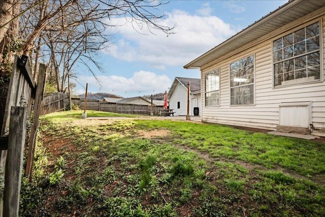 618 S 2nd Street, Williamsburg, KY 40769