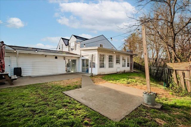 618 S 2nd Street, Williamsburg, KY 40769