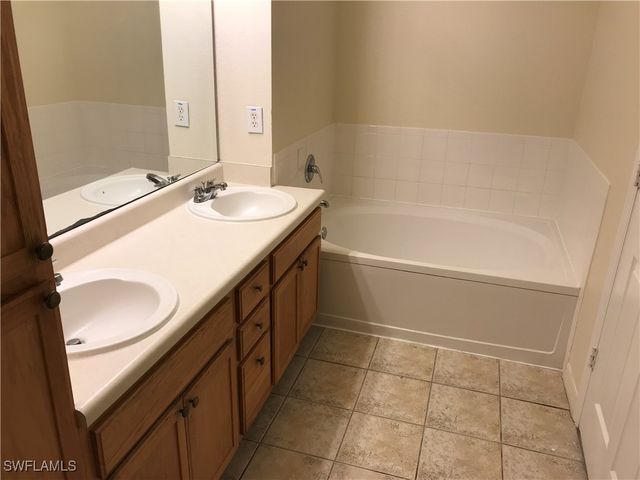 7985 Preserve CIR 1133, Naples, FL 34119