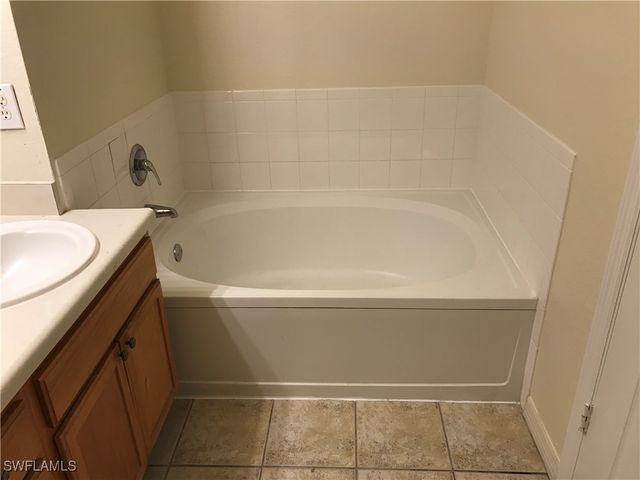 7985 Preserve CIR 1133, Naples, FL 34119