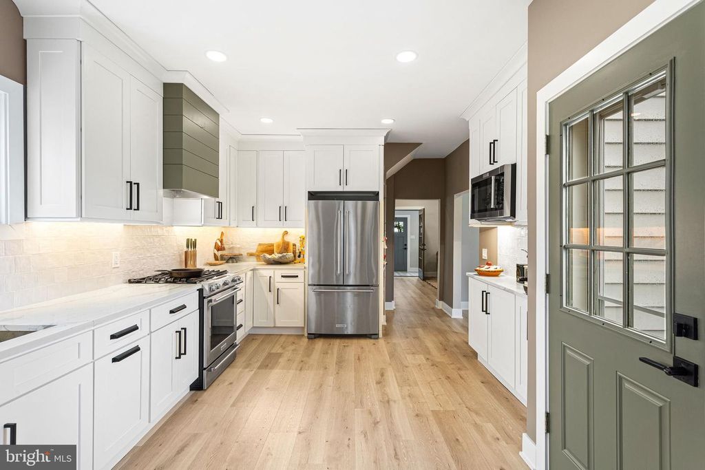 Image 16 of property listing at 1 MAPLE AVE, Haddon Township, NJ 08108