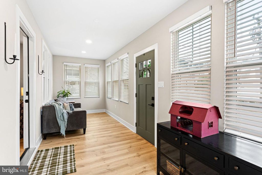 Image 5 of property listing at 1 MAPLE AVE, Haddon Township, NJ 08108