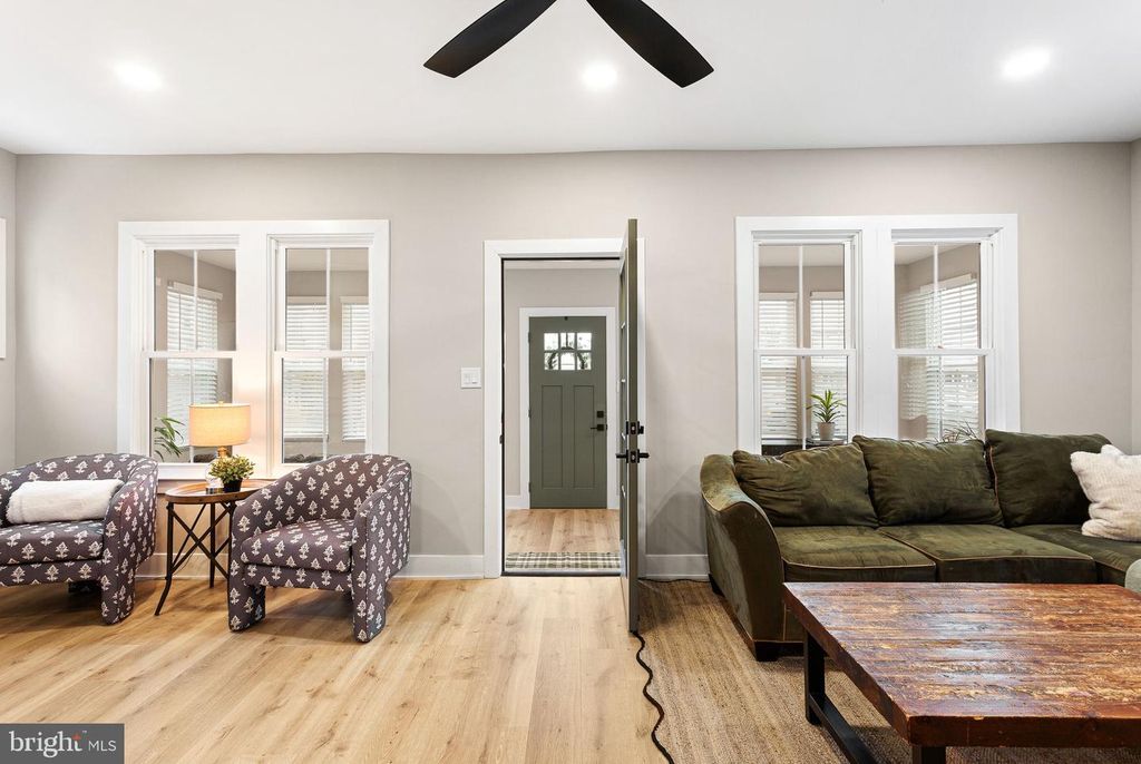 Image 8 of property listing at 1 MAPLE AVE, Haddon Township, NJ 08108