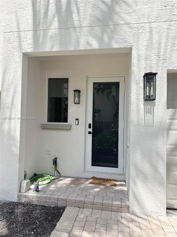 715 SW 4th Ave, Fort Lauderdale, FL 33315